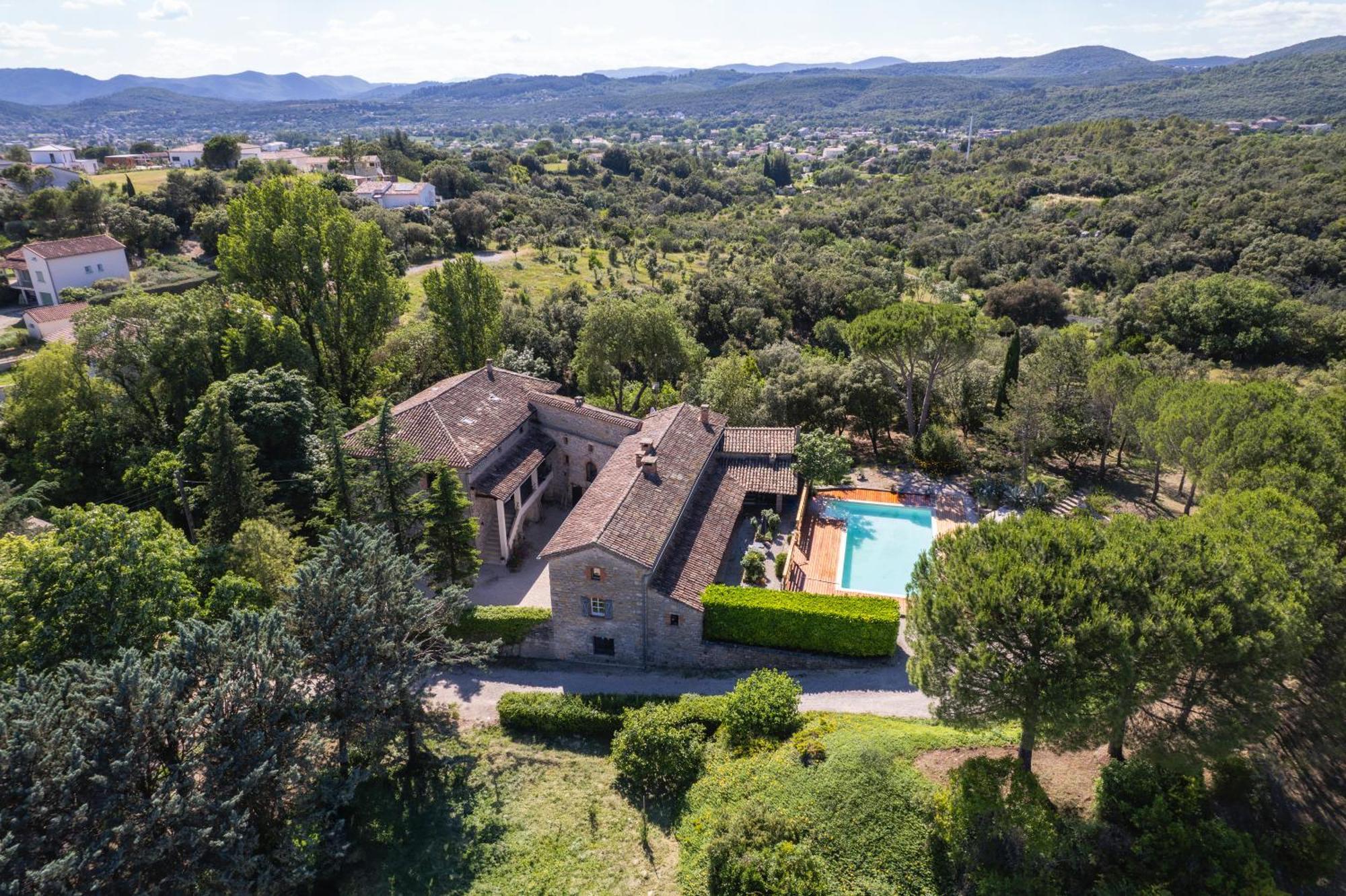 Отель Les Terres Aoyama Saint Julien Les Rosiers Экстерьер фото